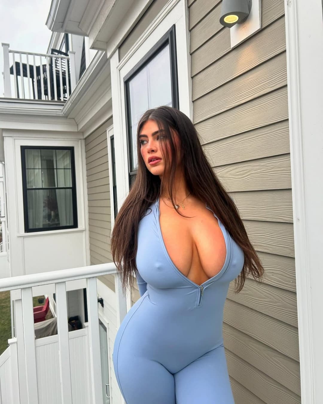 Another C0ll33n.333 collection (with boob slip incident revisited)