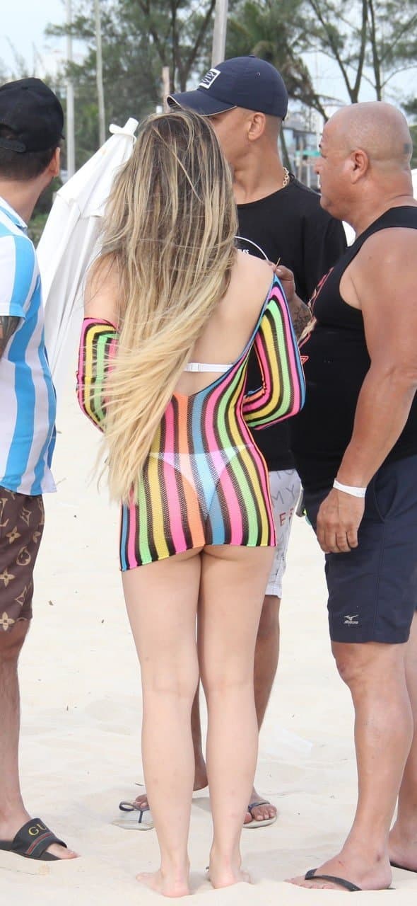 MC Melody ou Bella Angel, qual das duas irmãs gostosinhas que vocês preferem?