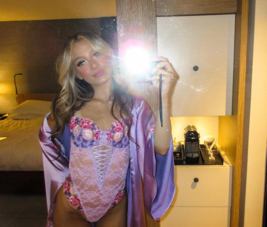 Faze Adapts Cute Little Sister Milan Mirabella Sexy Teen Pics