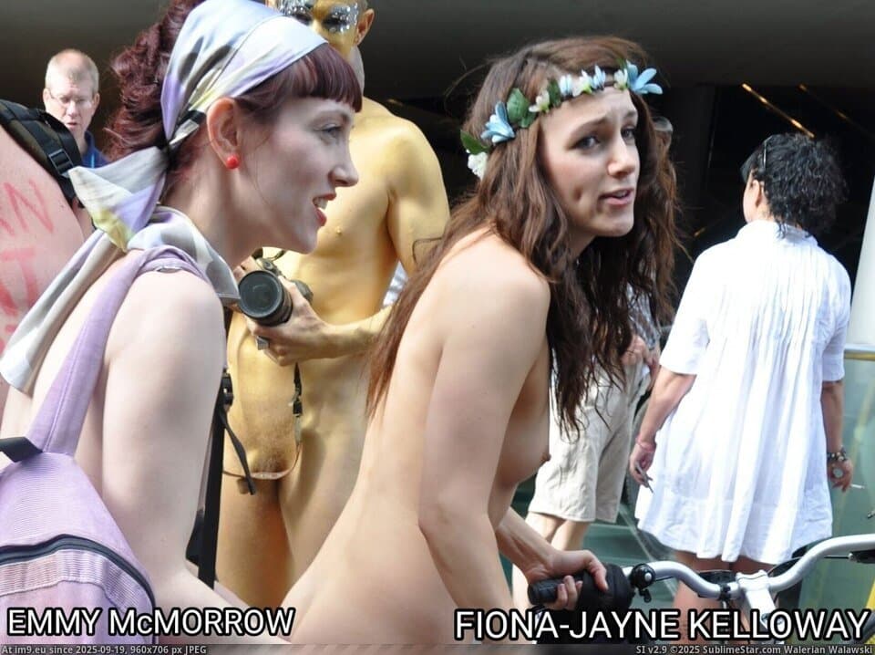Fiona-Jayne K. and Emmy M. nude in public (2)