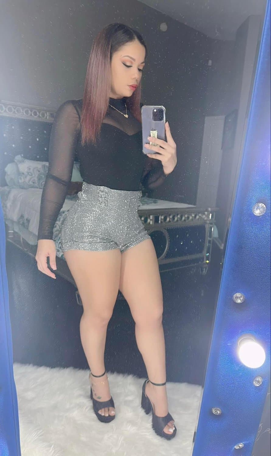 My Sexy Thick Aunt. Help me find her nudes I been looking for her she’s my aunt but damn she got ass