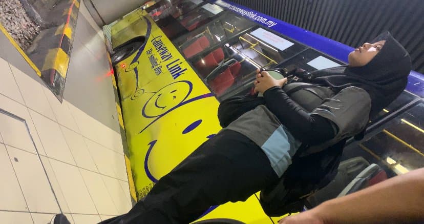 Candid tetek awek jb