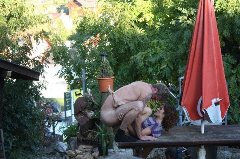 Slut Carina dogging outside, this men fuck me very well while others watching and masturbate