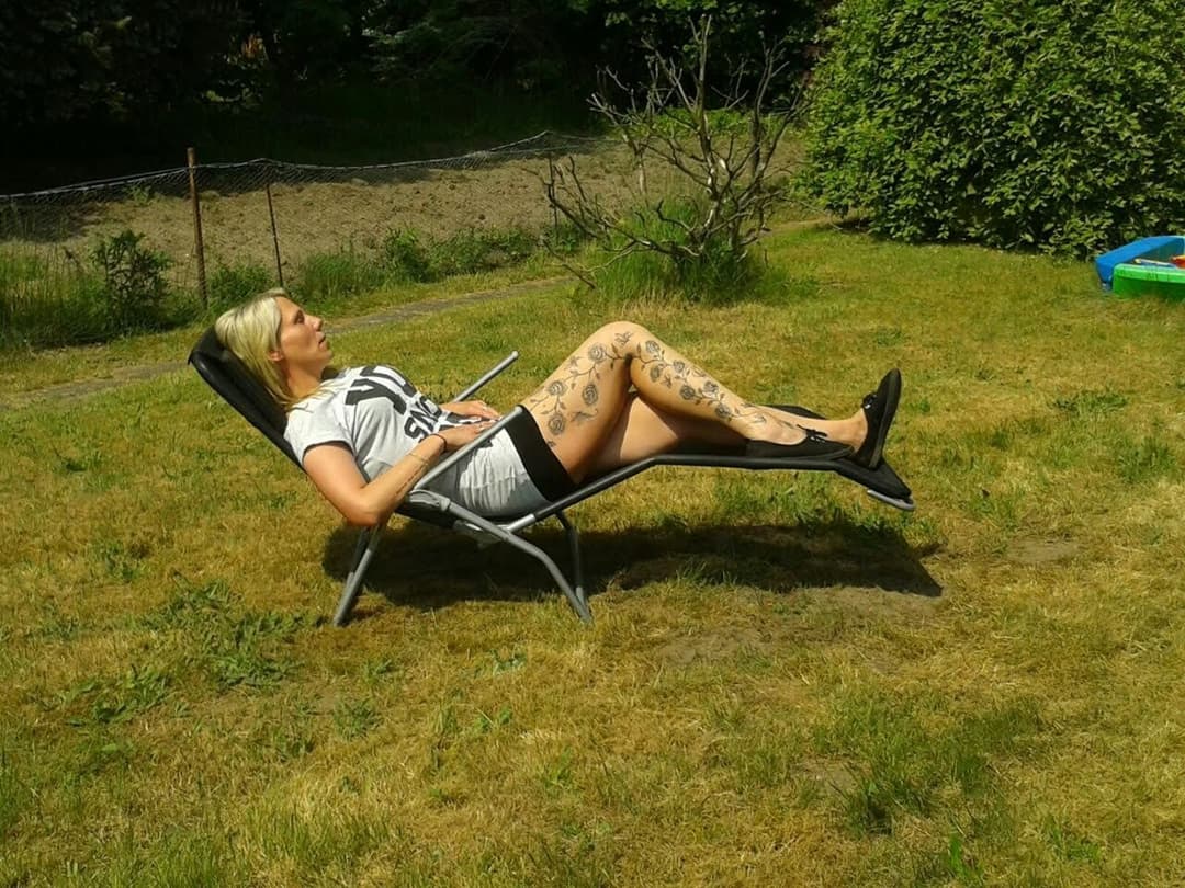 Yvonnethemilf (found my moms nudes in her early 30s)