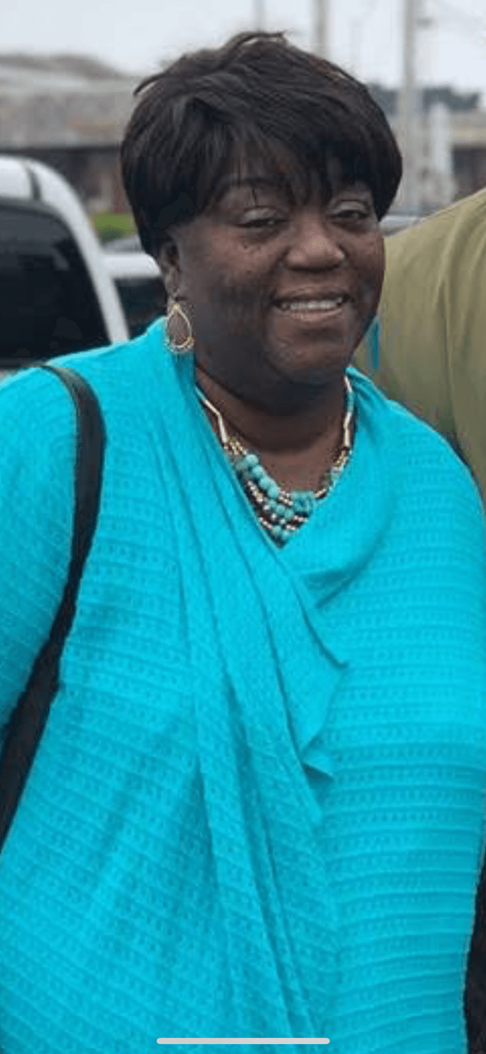 Black cougar mom huge tits sucks the skin off a bone