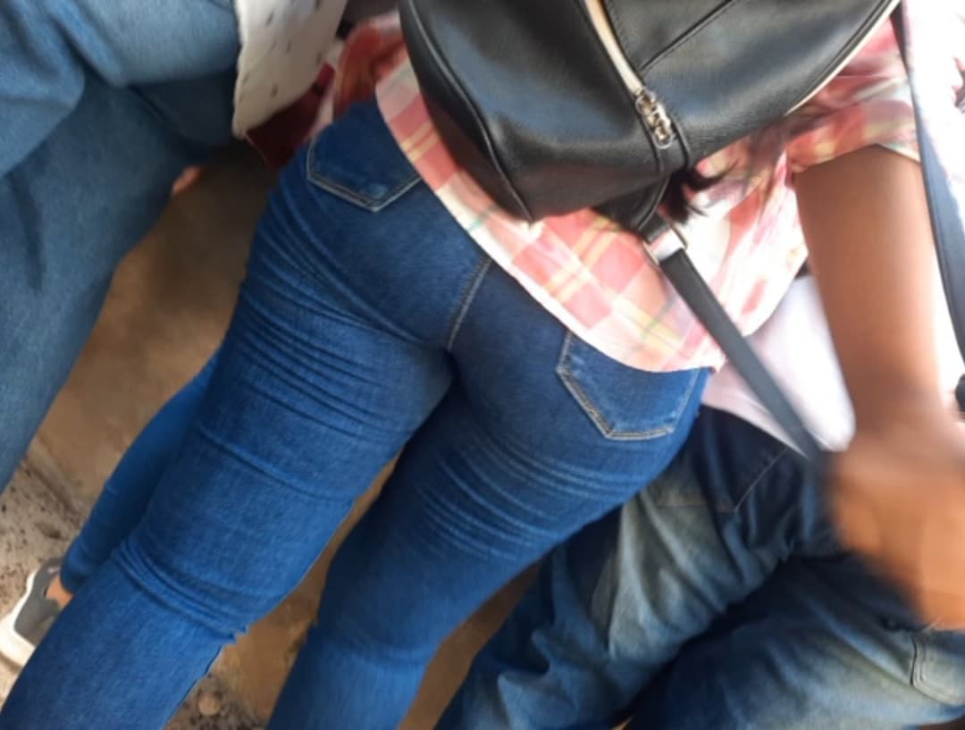 karla lorena heredia salinas espiada, no se da cuenta, amiga