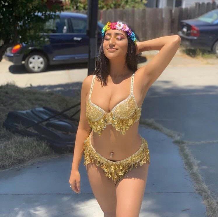 BEAUTIFUL DSI NRI GIRL BIG TANKER BOOBS FINGERING HER PUSSY MASTURBATES LOUD MOANS S