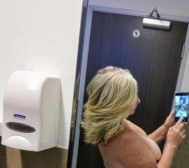 Youngest 18 y/o meet up i  Swallowed his Cum He said his Girlfriend never will.  Christine Mason az