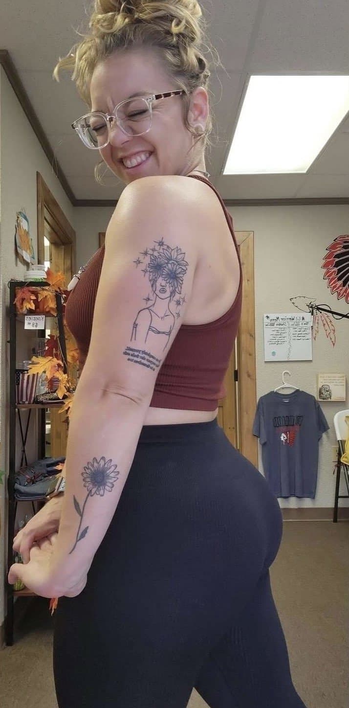 hot white amateur ass flash pussy spread(DM ME FOR REQUESTS) AI #164