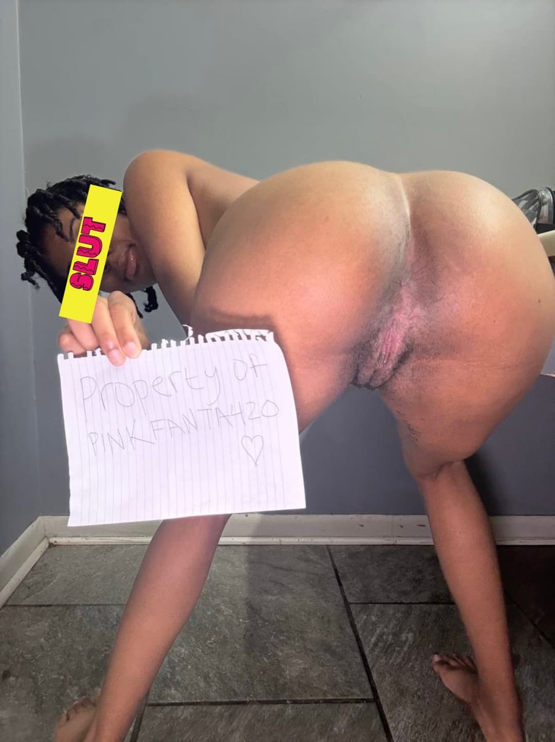 Slutty Ebony ready to drain your wallet ?? ?(link below)⬇️