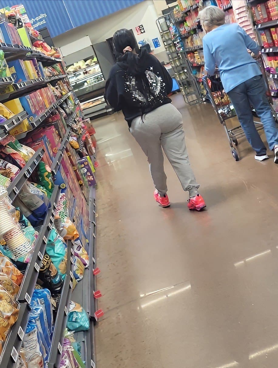 Candid Black woman with PHAT ass (VPL)