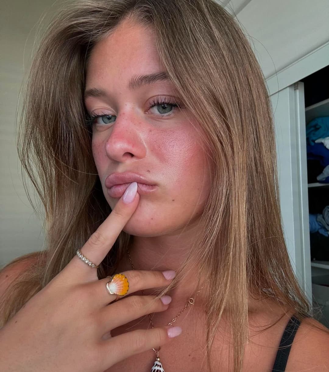 College thot bad af with melons