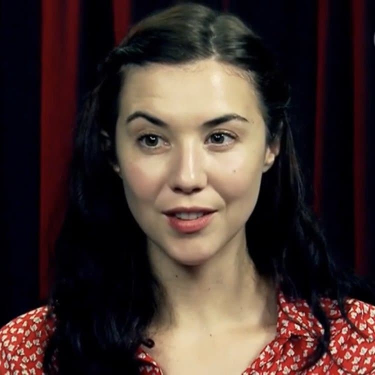 Lisa Hannigan Cute Pinup
