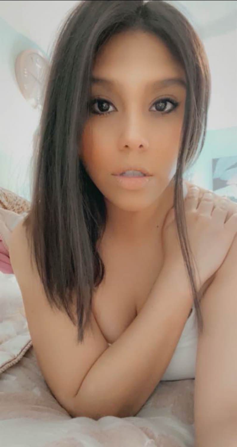 Latina webslut Heidi naked in public . Loves being caught. Kik cway5