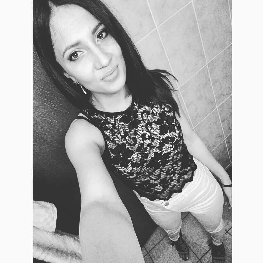 Jelena Zoric, 31yo, young Serbian milf hated by her husband