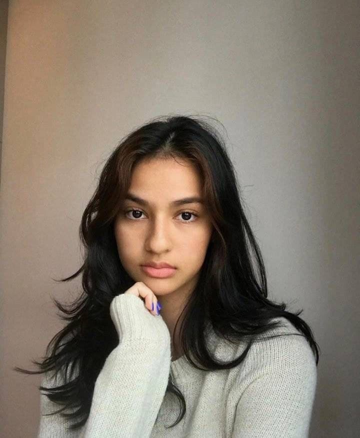 Desi South Indian Rich Very Beautiful Cute Instagram Influencer Homemade Full Nude Show Selfie