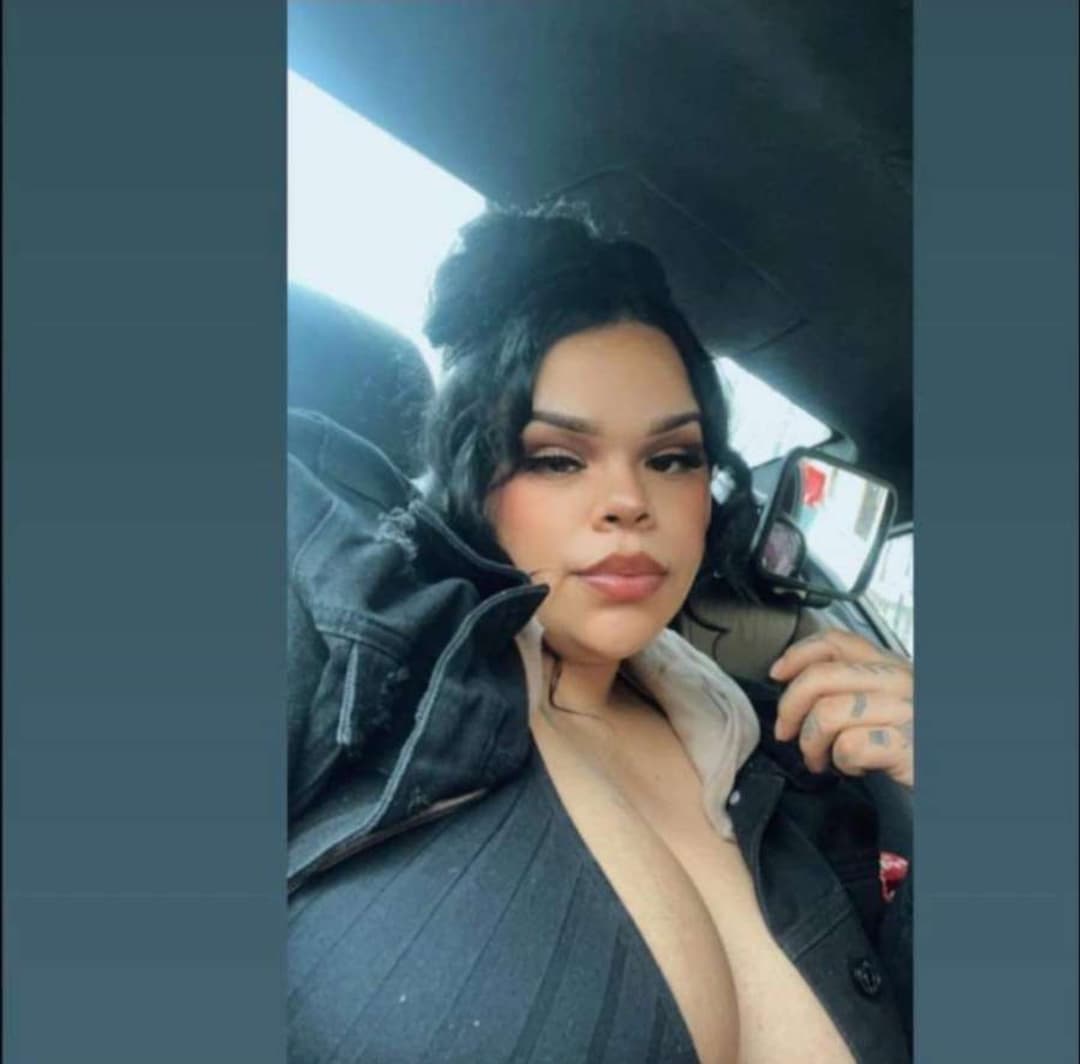 Big boob gf gives head