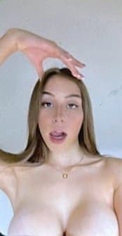 Latin girl with big boobs tease her beuty