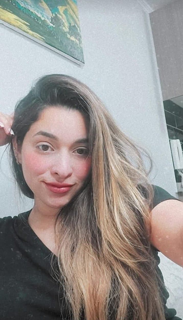 La perra de Marises merece una cogida de garganta hasta venirse dentro por puta???