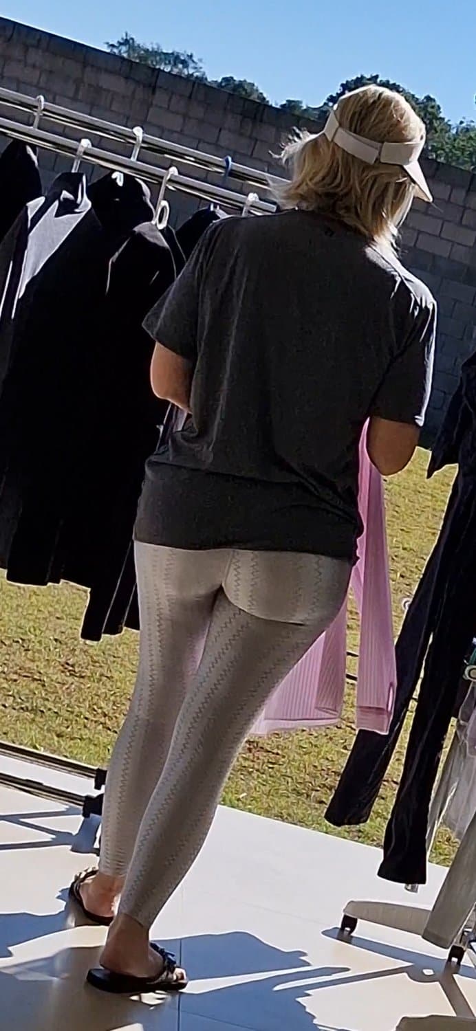 Coroa gostosa de leg bucetuda