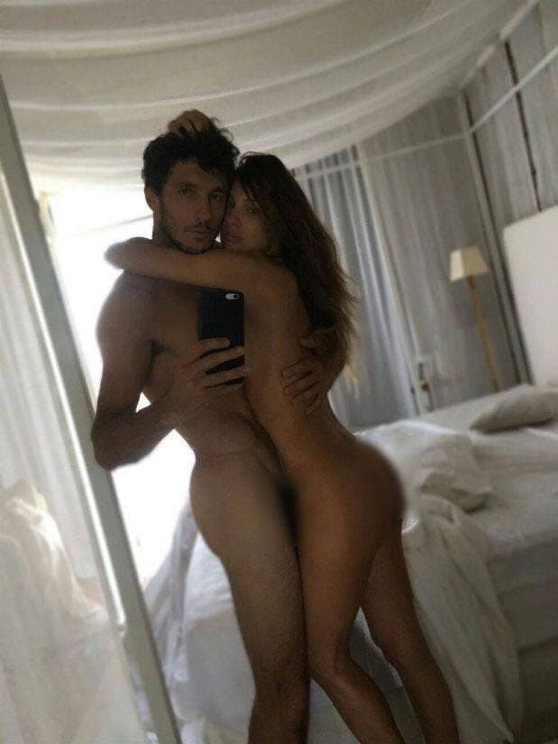 Pampita y su novio desnudos frente a la cámara...