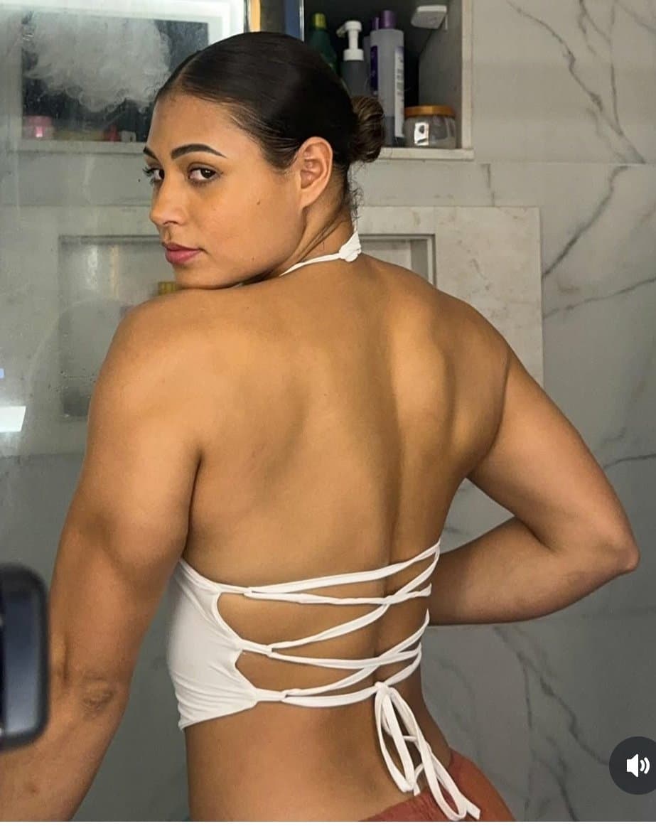 Pt.1 Fitness FBB influencer Lily Martinss. Pics only of this Brazilian goddess