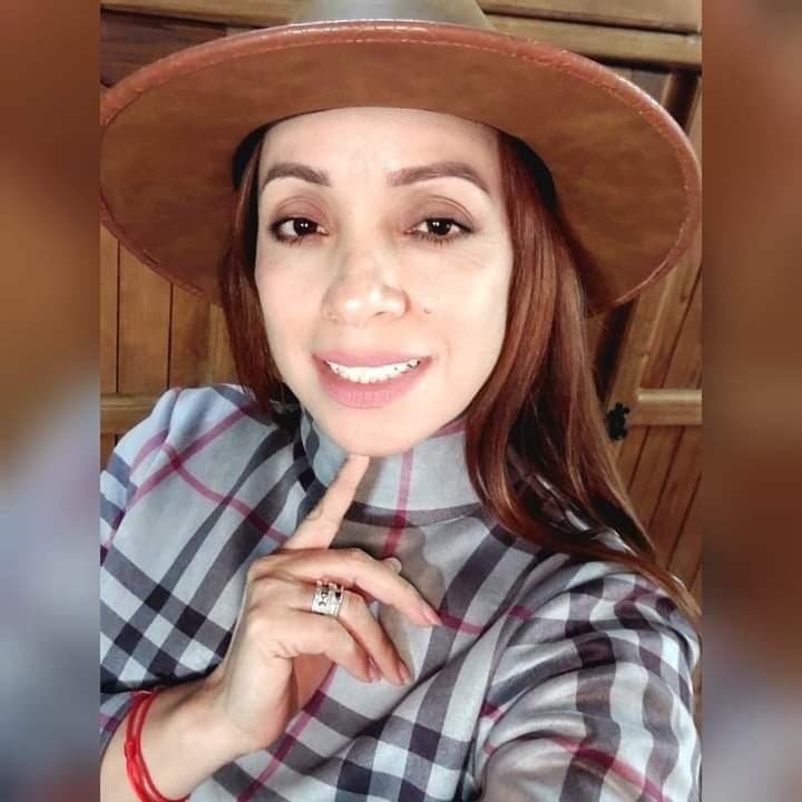 Click to view full size Mi tía Nancy que rica tía tengo es hermana de mi papa