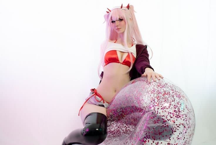 Click to view full size Zero Two cosplay pics??(Anari.exe)