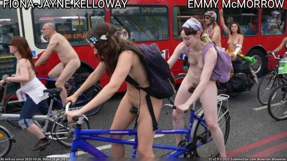 Fiona-Jayne K. and Emmy M. nude in public (2)