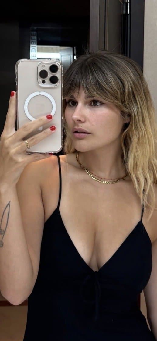 Chloé, grosse chienne française exposée