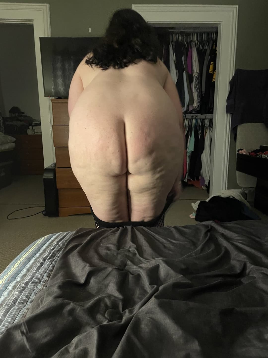 Click to view full size Kik slut gave up her most embarrassing pics to torment her with! Her Kik: missyabby12