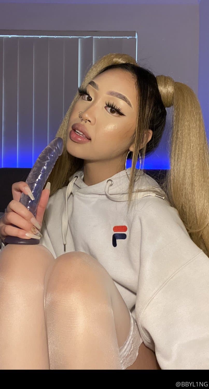 Hot Tiny ABG Baddie With Tight Holes Ling