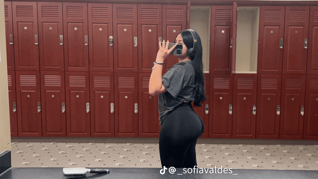Tiktok Big booty Colombian Shaking ass pt 1