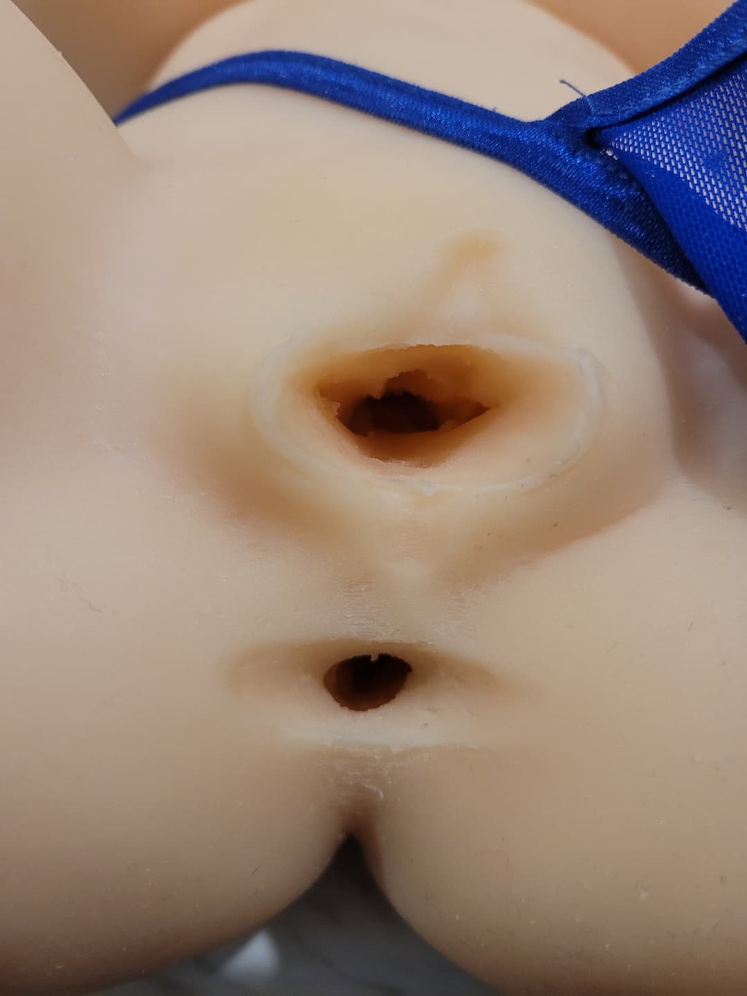 SLUTTY LINGERIE BABE IN KITCHEN