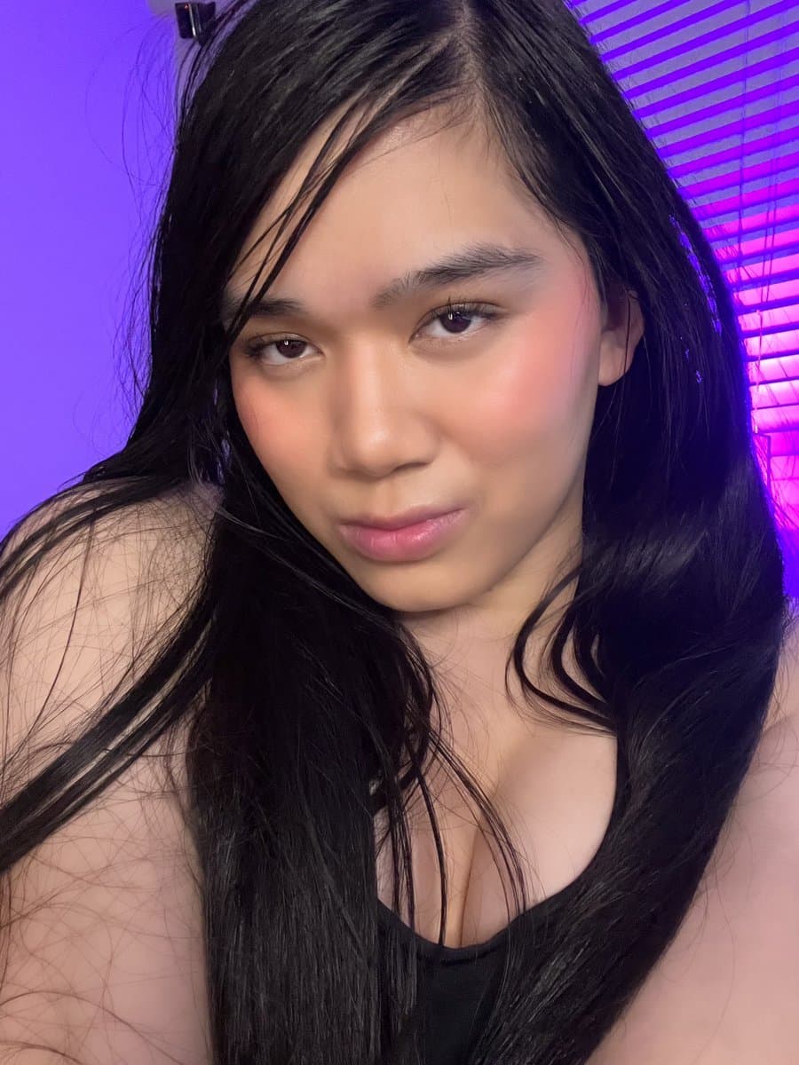 [FURRY] ??? vietnamese nonbinary femboy with a cute face (ņöväfłüffÿħüşķŷ)