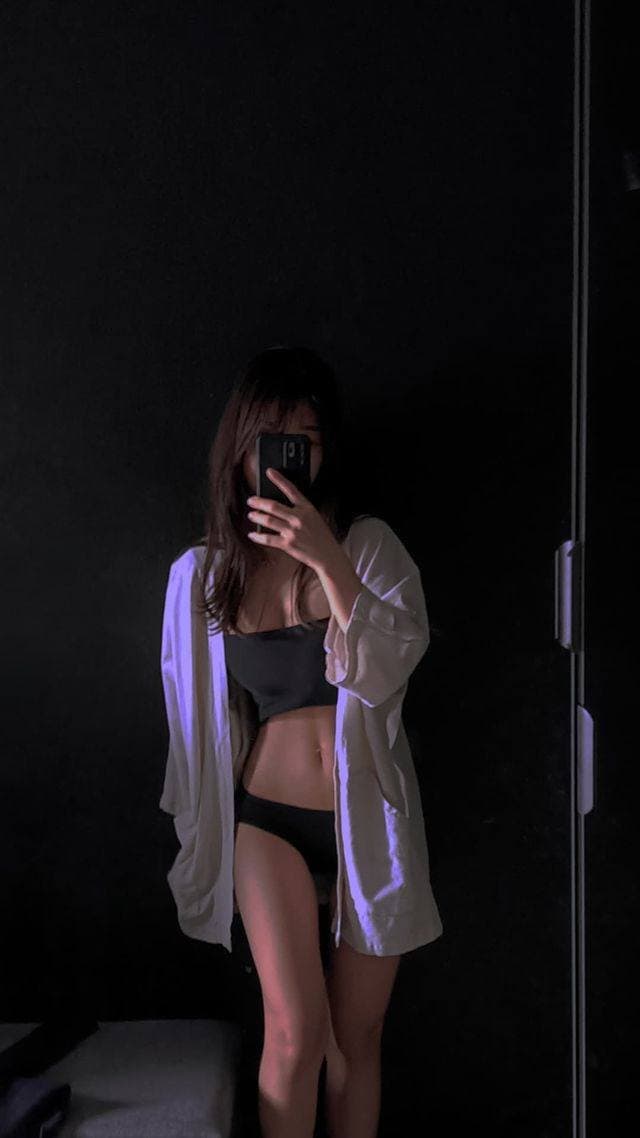 Sexy Big boobs Thai college babe shows her hot and busty body on Instagram