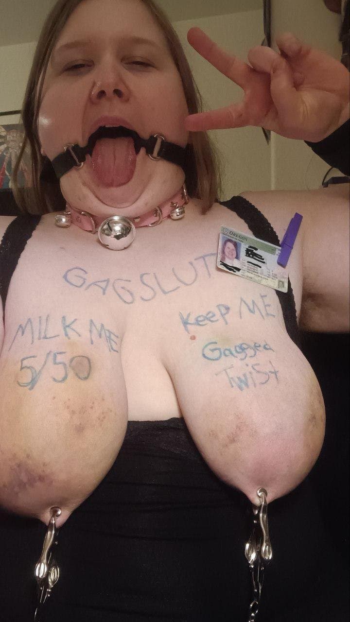 Pathetic attentionwhore Mimi is a dumb desperate set of holes & eager to be ruined