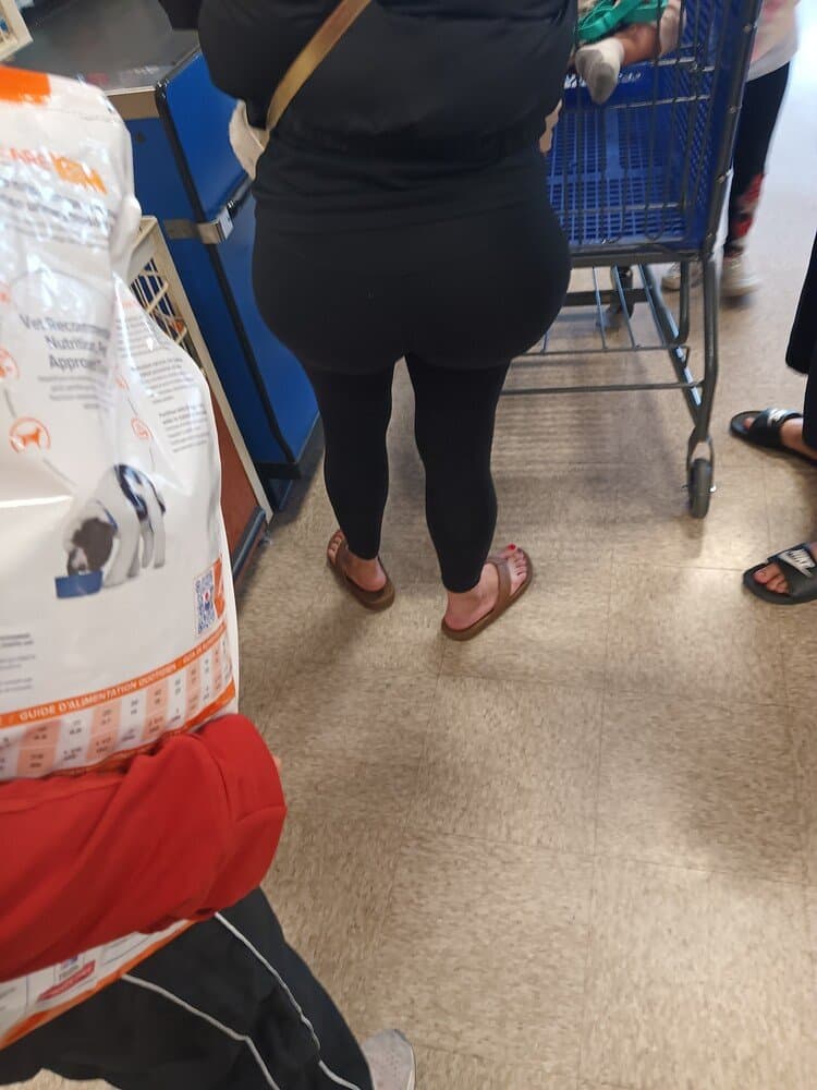 MILF BBL CANDID BOOTY