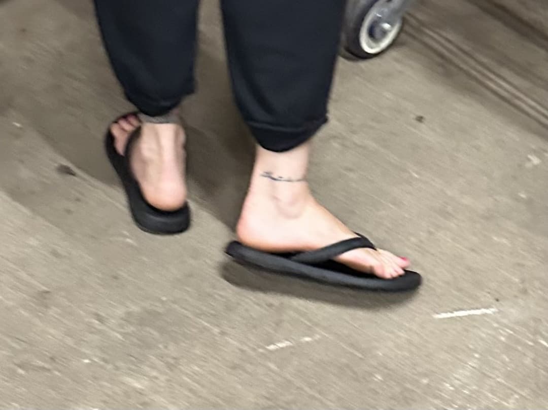 Click to view full size Creep Shots. Super Sexy Hot Blonde MILF Feet & Ass. I couldn’t get a clear face pic.