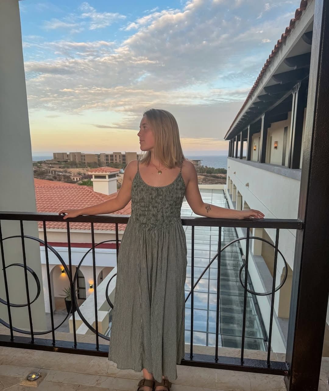 College athlete Regan needs your cum ?