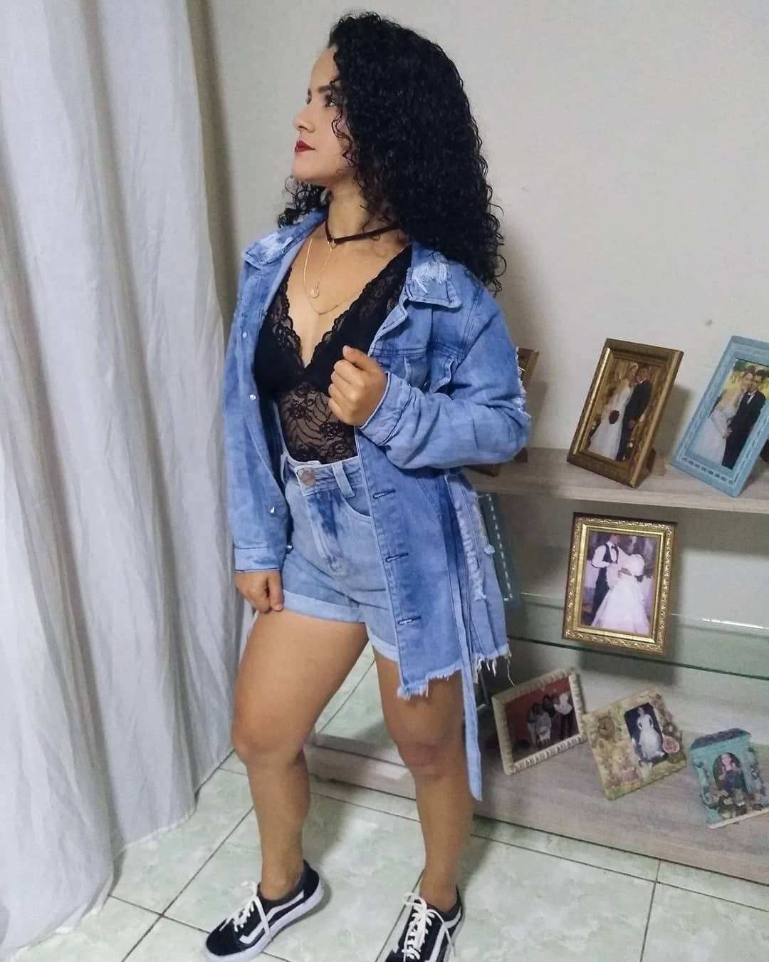 Click to view full size Minha nova deusa dona de casa já mim fez gozar muito