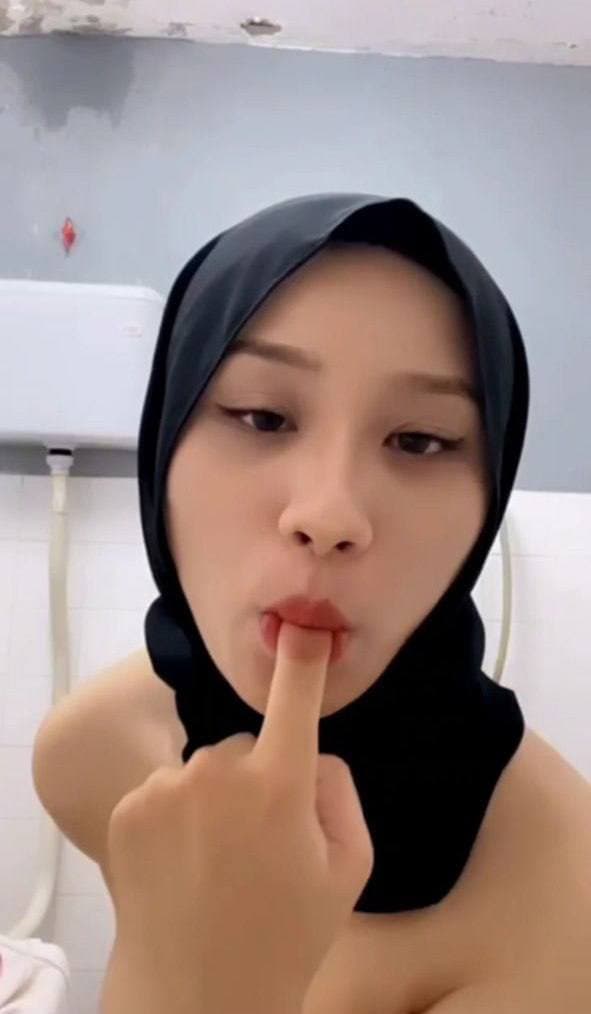 [Bokep Indo] - Gadis Tudung Hijab Kesepian Minta Dikontolin - JOIN TELE@KAPTENLENDIRZ