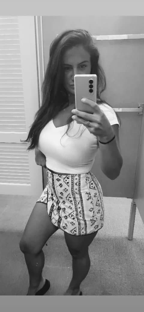 Click to view full size Boston fitness milf Lindsey duguay