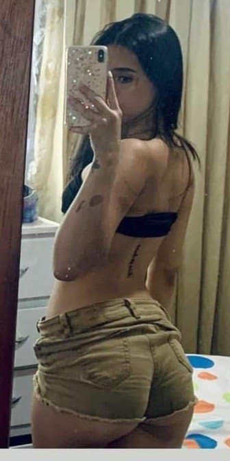 Las putas de cornudos exhibiéndose