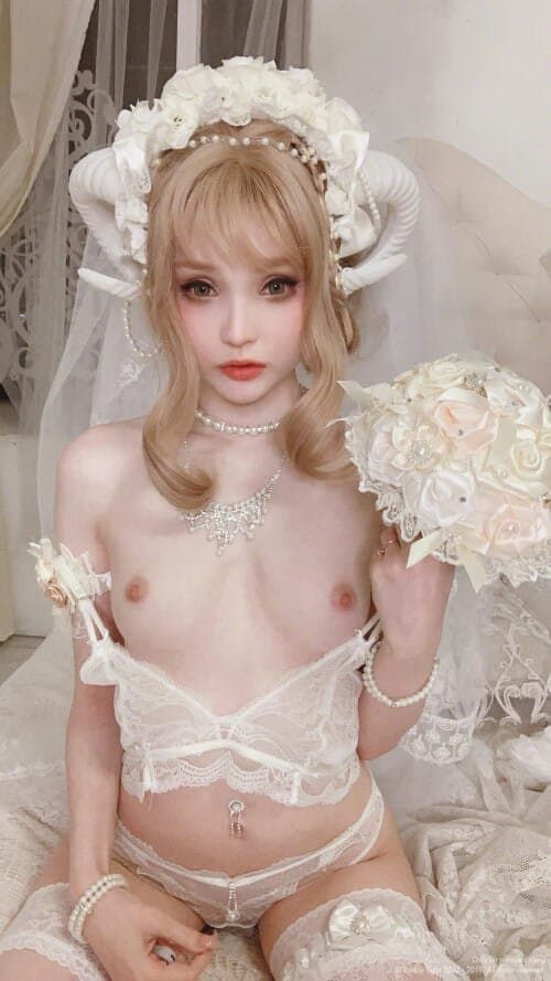 Her 10GB of content for download