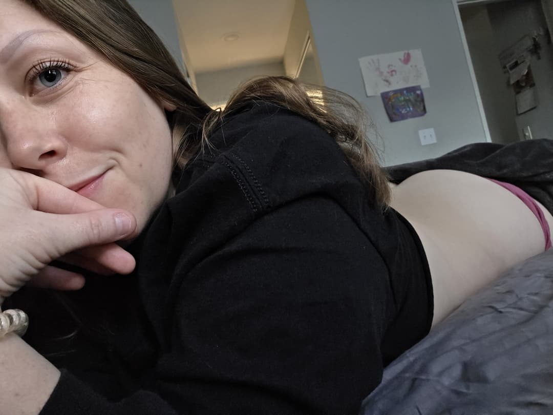 Girl on roblox    she sent these behind baby daddys back