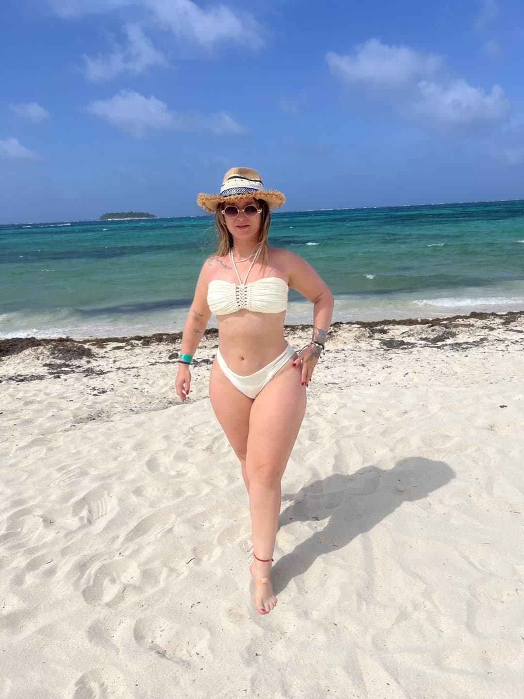 La culona de Roxie Gates 2