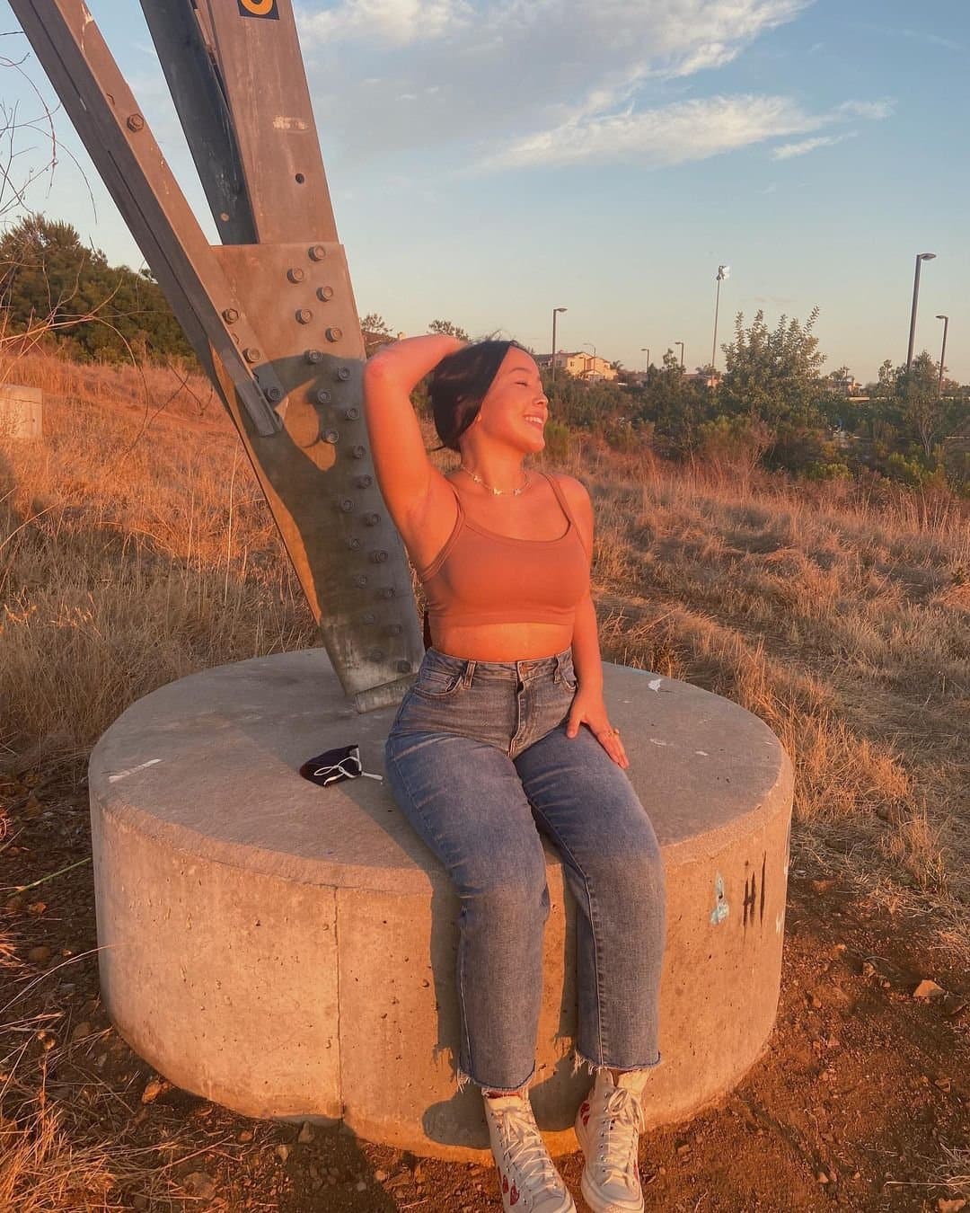 Click to view full size Thick Asian Pacific Islander with nice cameltoe and ass