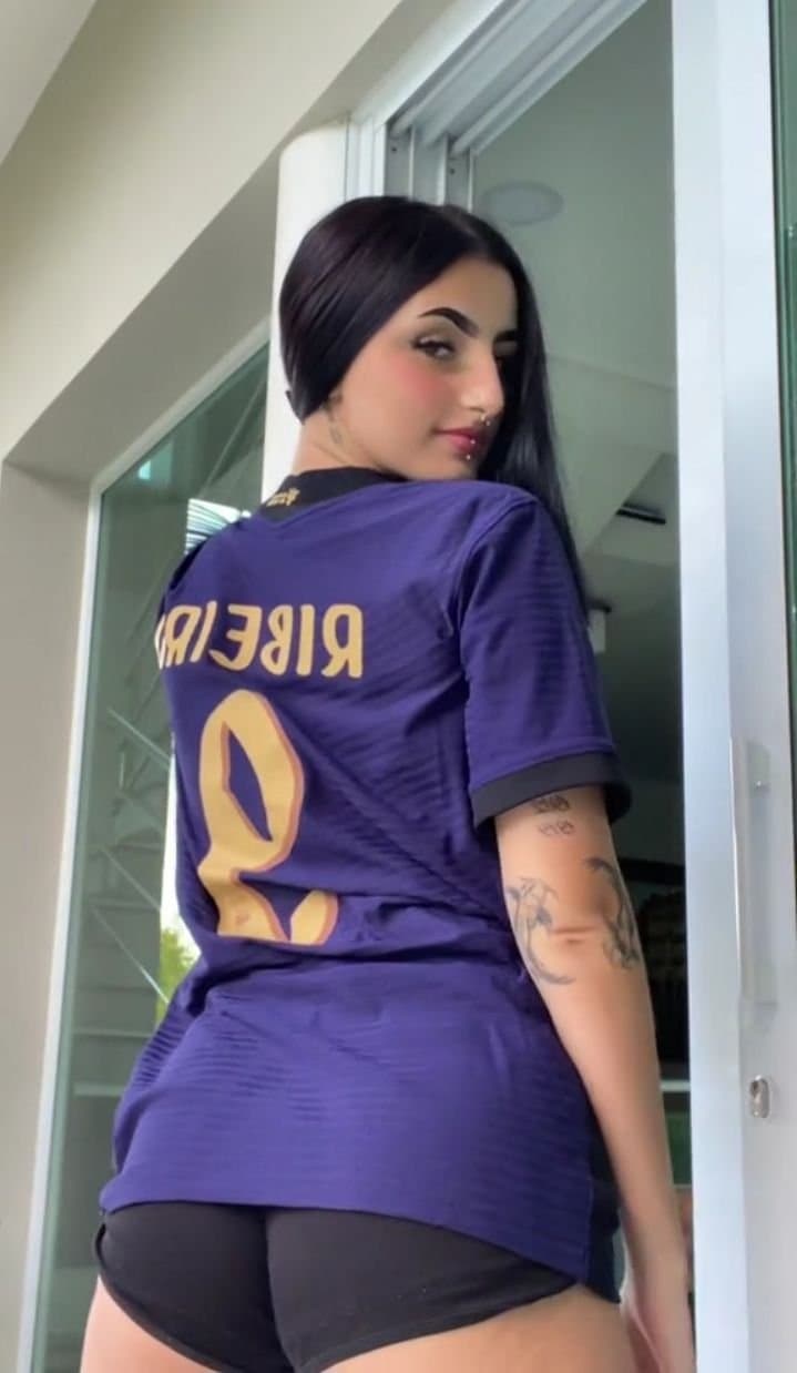 Click to view full size Famosinha deliciosa