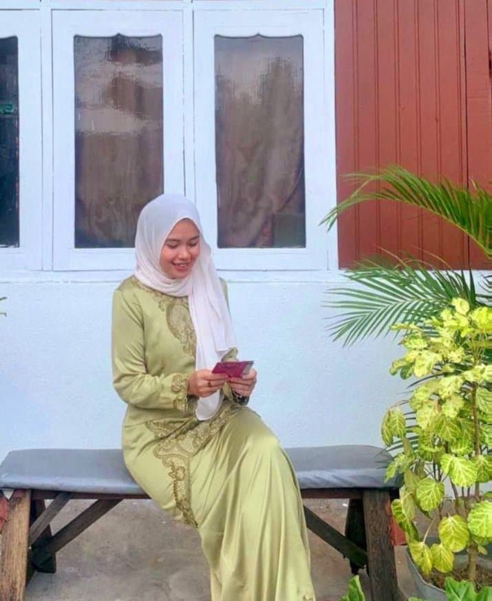 Malay girl being herself